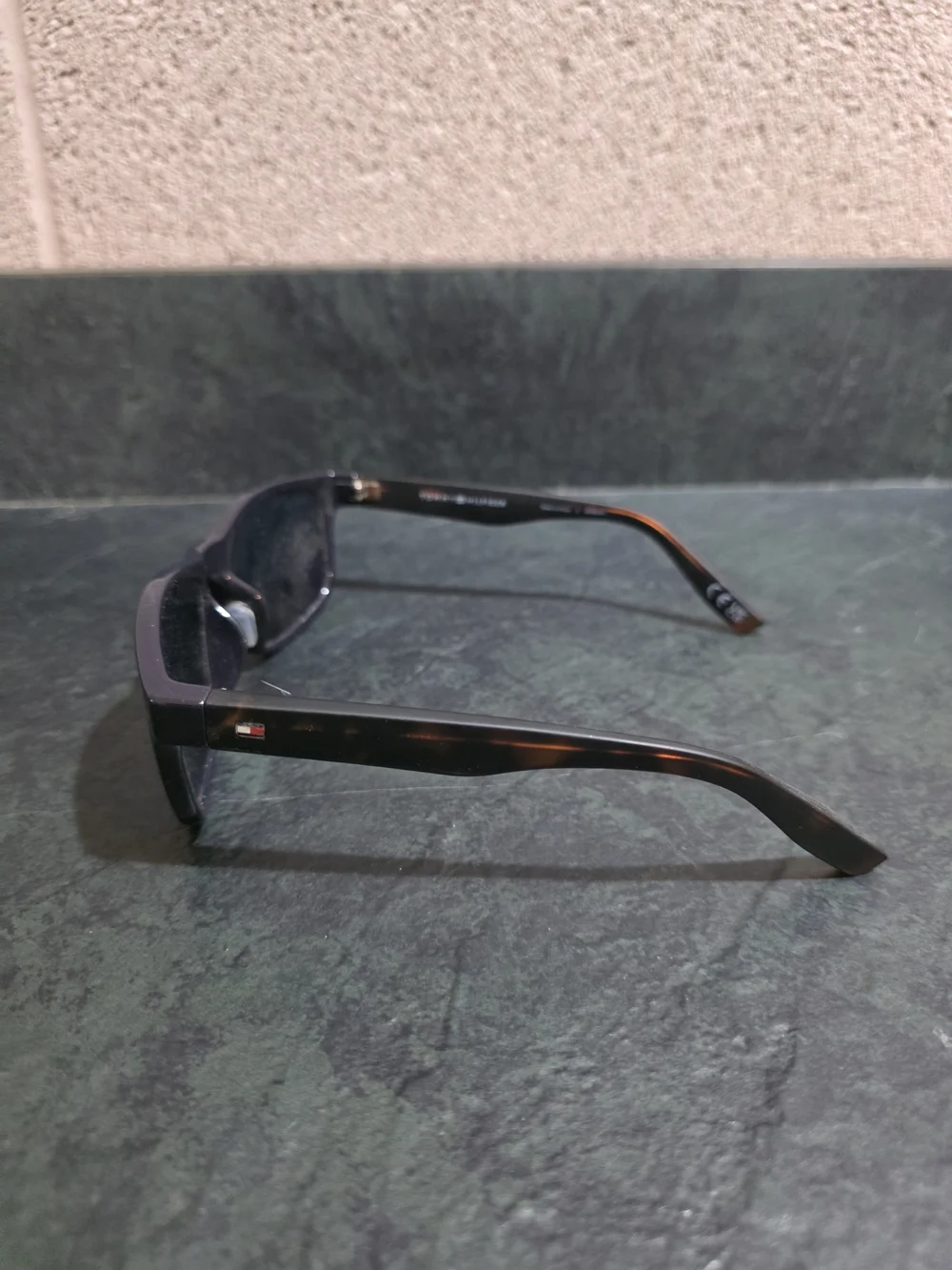 TOMMY HILFIGER Black-Havana Sunglasses 100% UV Protection MP OM347